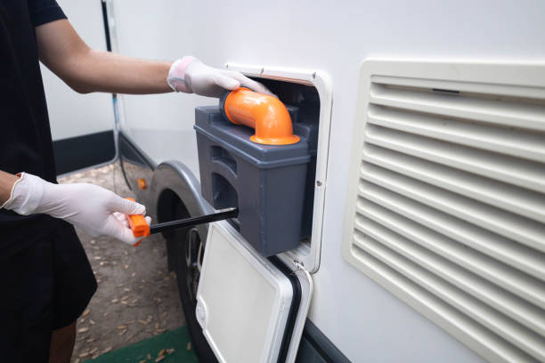 Best Portable toilet rental cost  in Osgood, IN